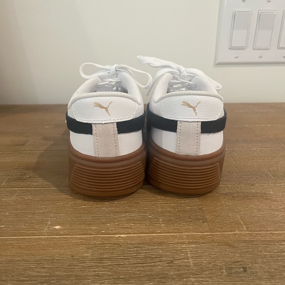 PUMA Women's White and Black Sneakers with Brown Soles - Picture 5 of 9